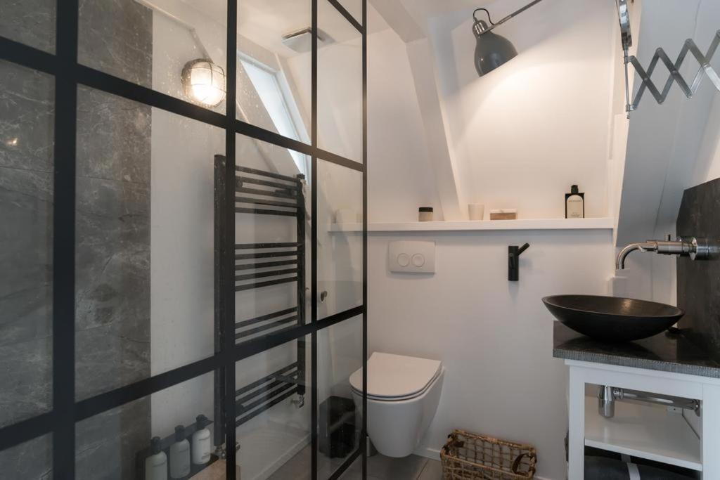 Two Bedroom Apartment In Historic Canalhouse From 1618 - City Centre Amesterdão Exterior foto