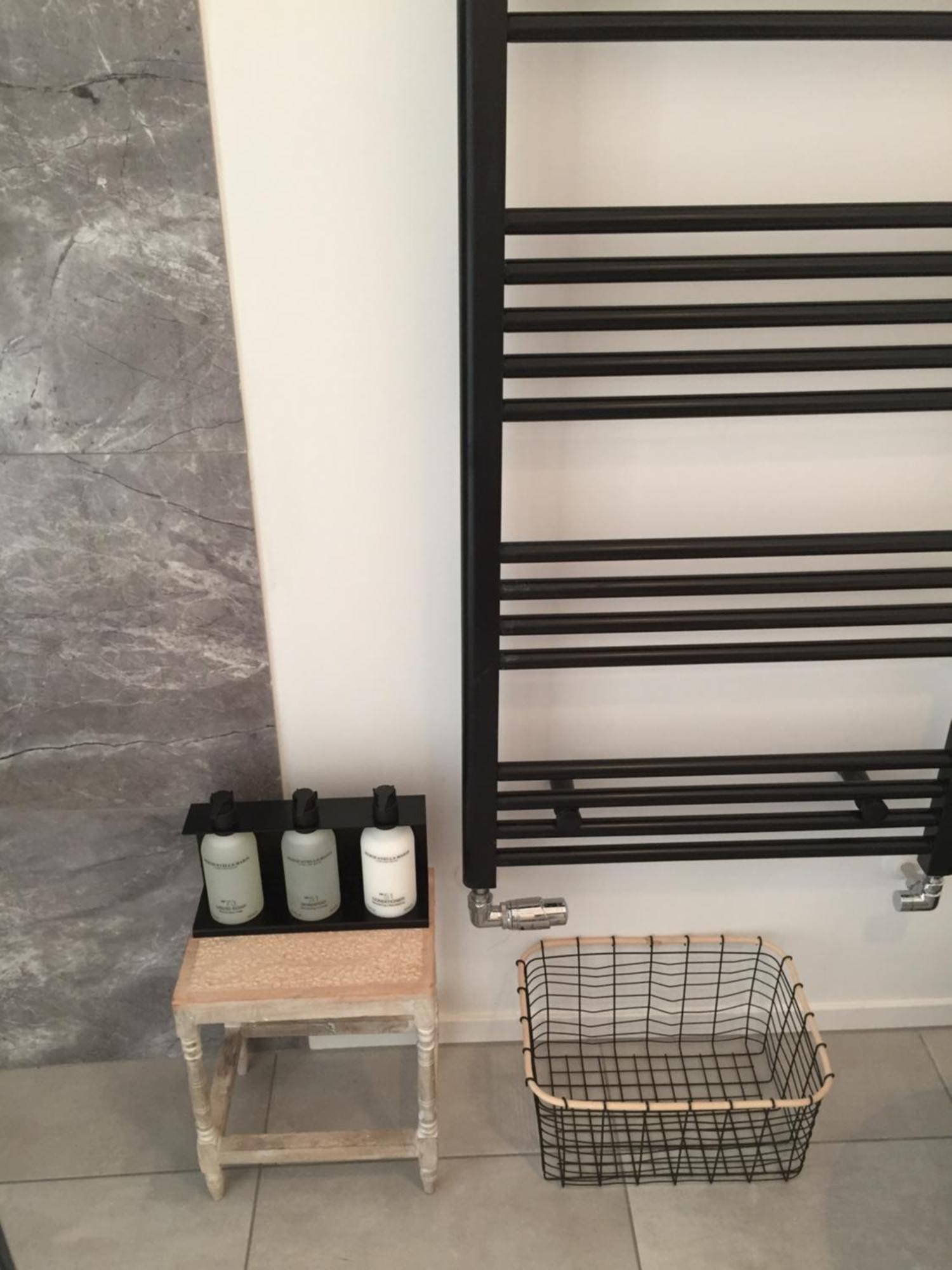 Two Bedroom Apartment In Historic Canalhouse From 1618 - City Centre Amesterdão Exterior foto